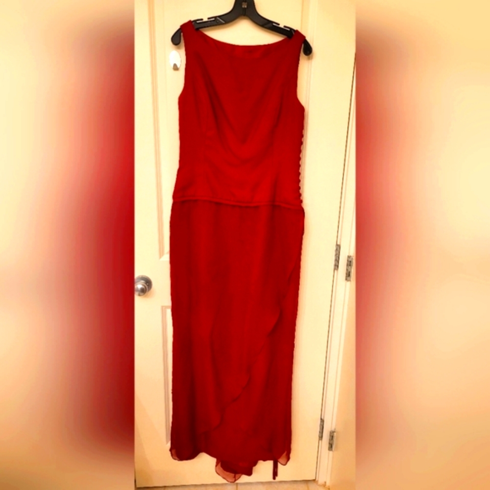 Vintage Vera Wang formal fitted column dress.